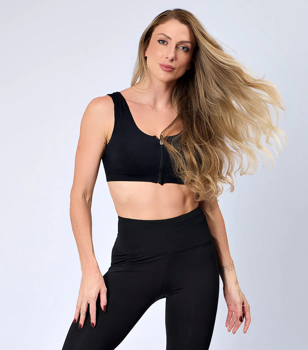 Top esportivo postural feminino com zíper — Alignmed Brasil — foto 20