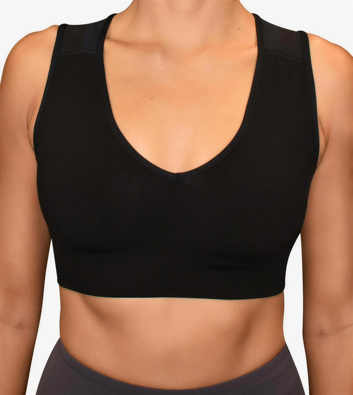 Top esportivo postural feminino pullover preto — detalhe frontal — Alignmed Brasil