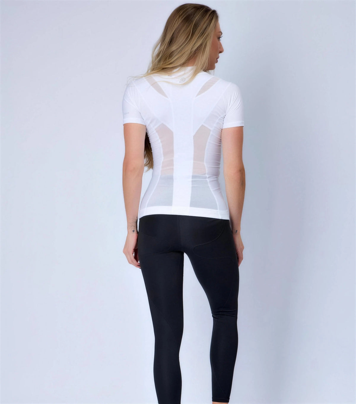 Camiseta postural feminina com zíper Posture Shirt® — Alignmed Brasil — foto 4