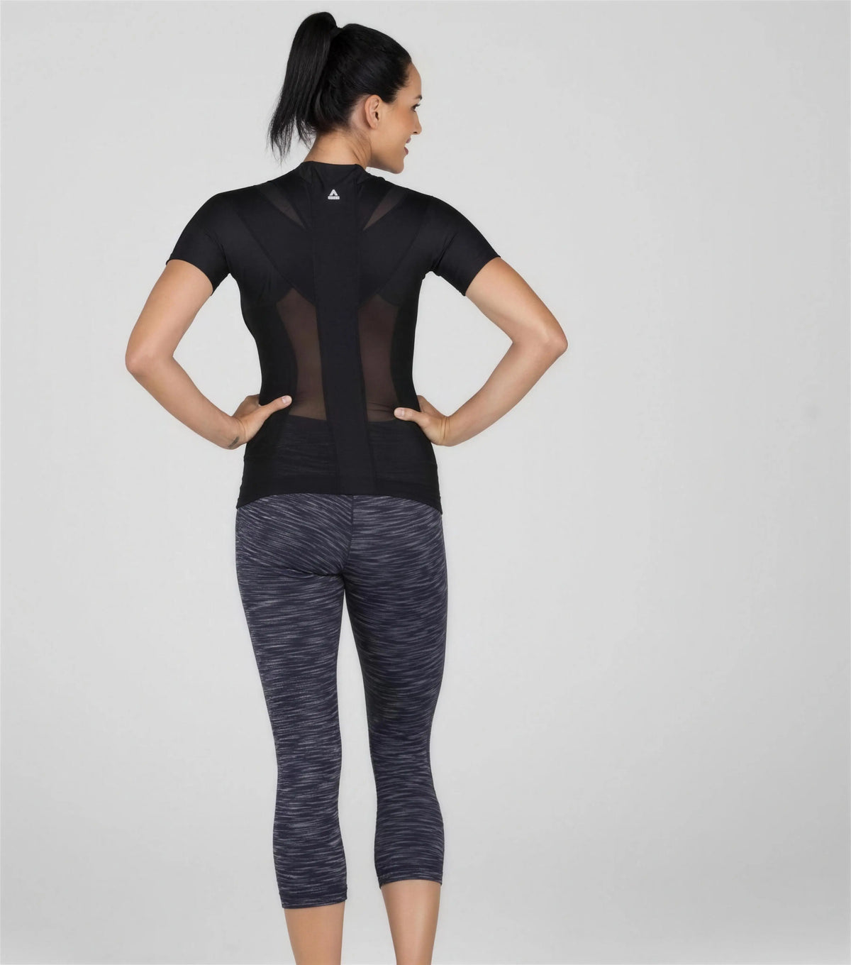Camiseta postural feminina Posture Shirt® Pullover — Alignmed Brasil — foto 11
