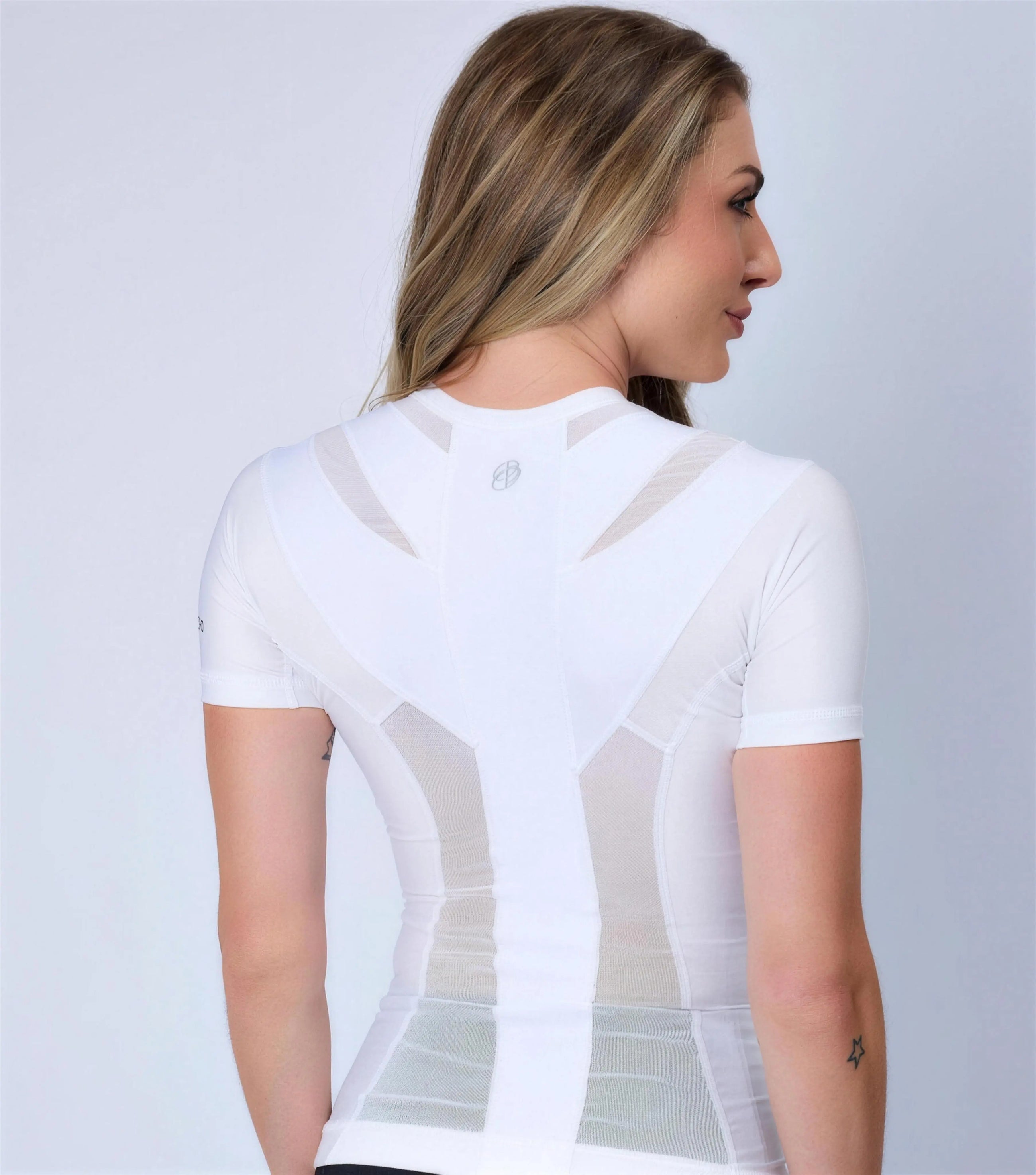 Camiseta postural feminina Posture Shirt® Pullover — Alignmed Brasil — foto 17
