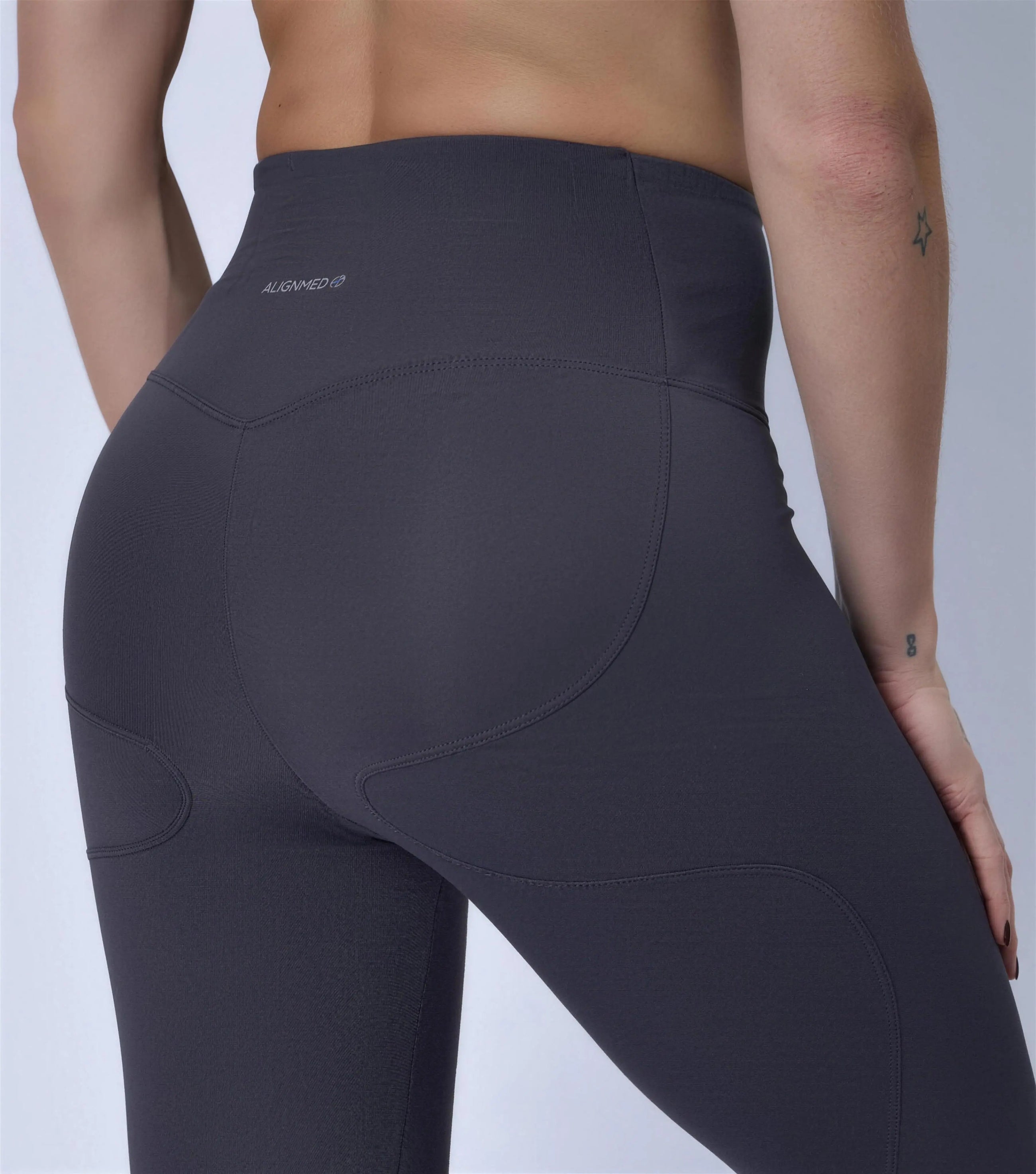 Legging postural de compressão feminina — Alignmed Brasil — foto 15